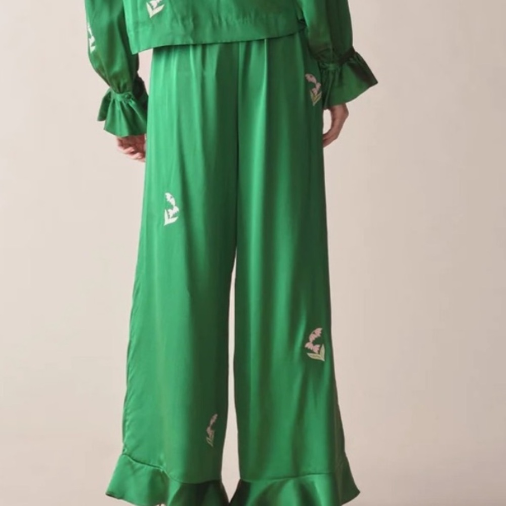 Doen Women’s Stasia Ruffled Green Satin Silk Leg Pant Floral Appliqué Small - Picture 2 of 9
